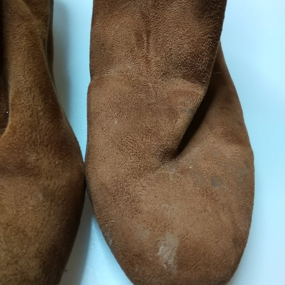 ARABELLA BROWN SUEDE HEELED BOOTIES - Picture 2 of 7